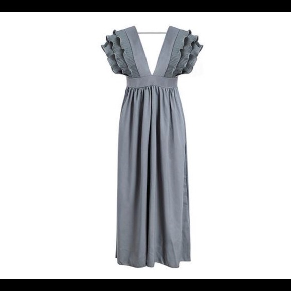 V-neck Open Back Solid Color Maxi Dresses - Picture 3 of 9